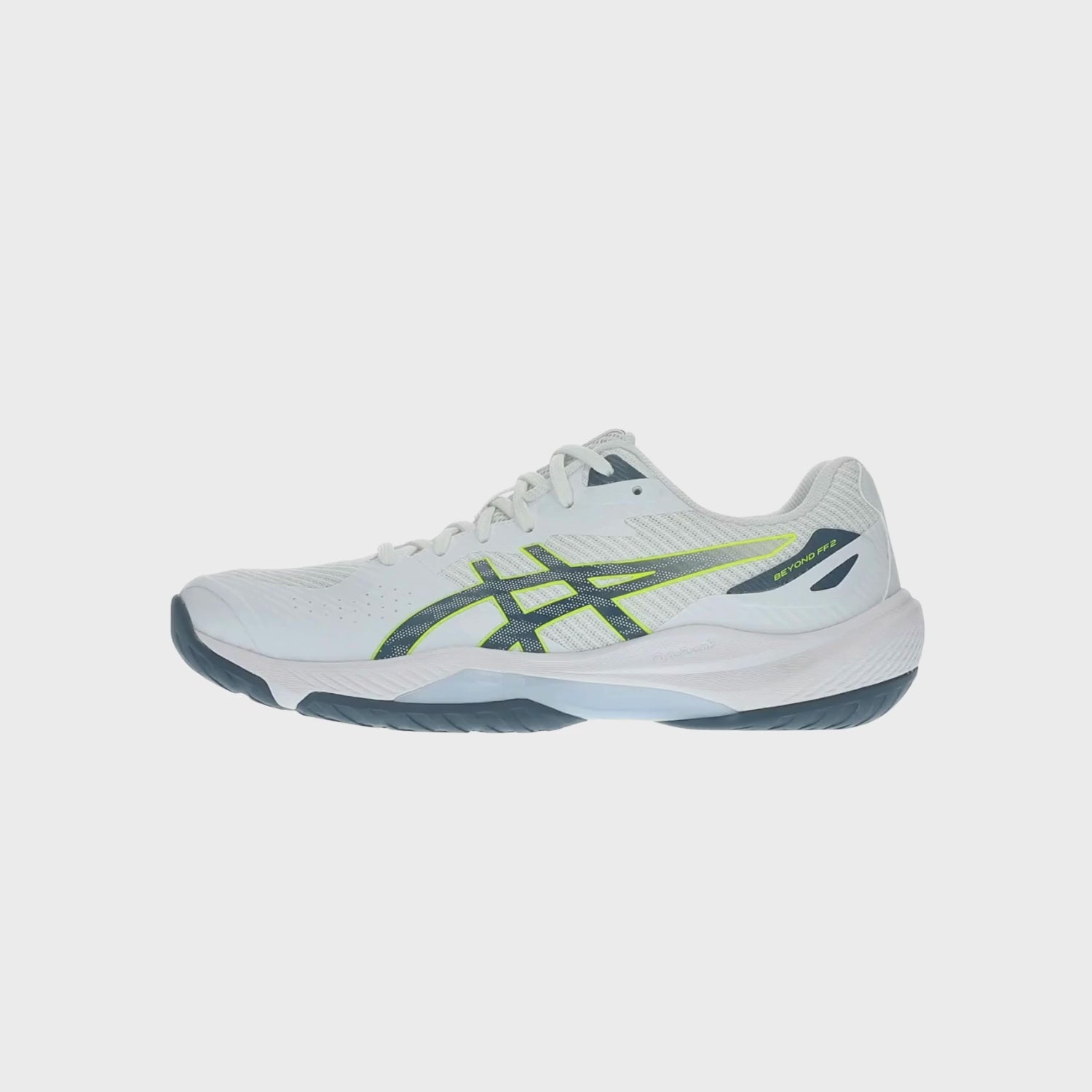 Naloži video: Asics - 1071A129 - BEYOND FF 2 - 100 WHITE/RAW INDIGO - moški copat 2027